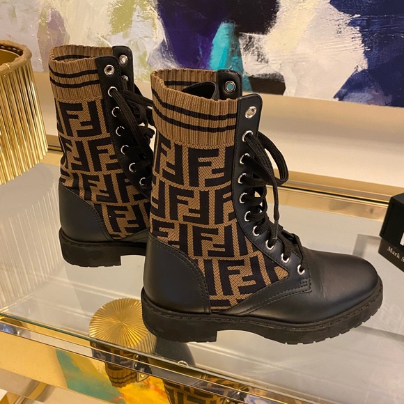 Fendi boots - Picture 3 of 3